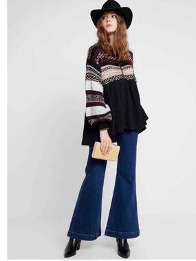 Free People Cabin Fever Black Waffle Knit Fuzzy Oversized Baloon Sleeve Top M